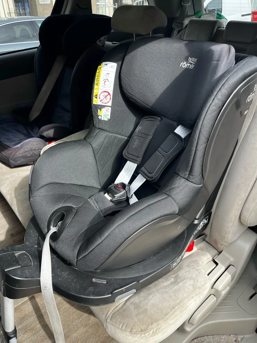 Car seat - Image 1