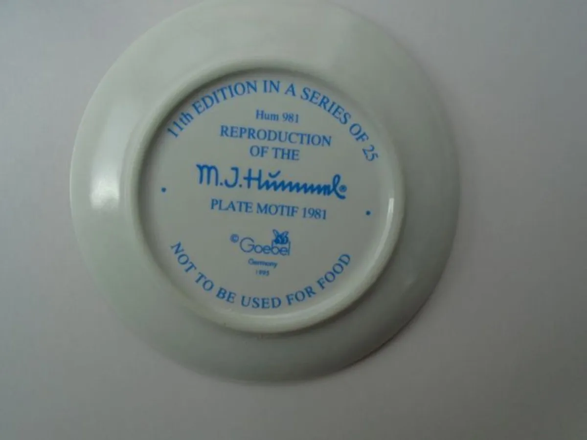 Vintage mini Hummel plate, collectables - Image 2