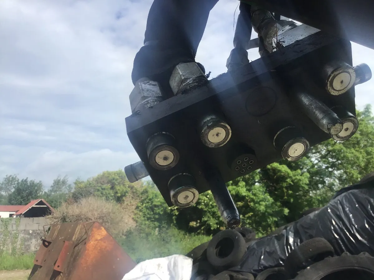 John Deere loader - Image 3