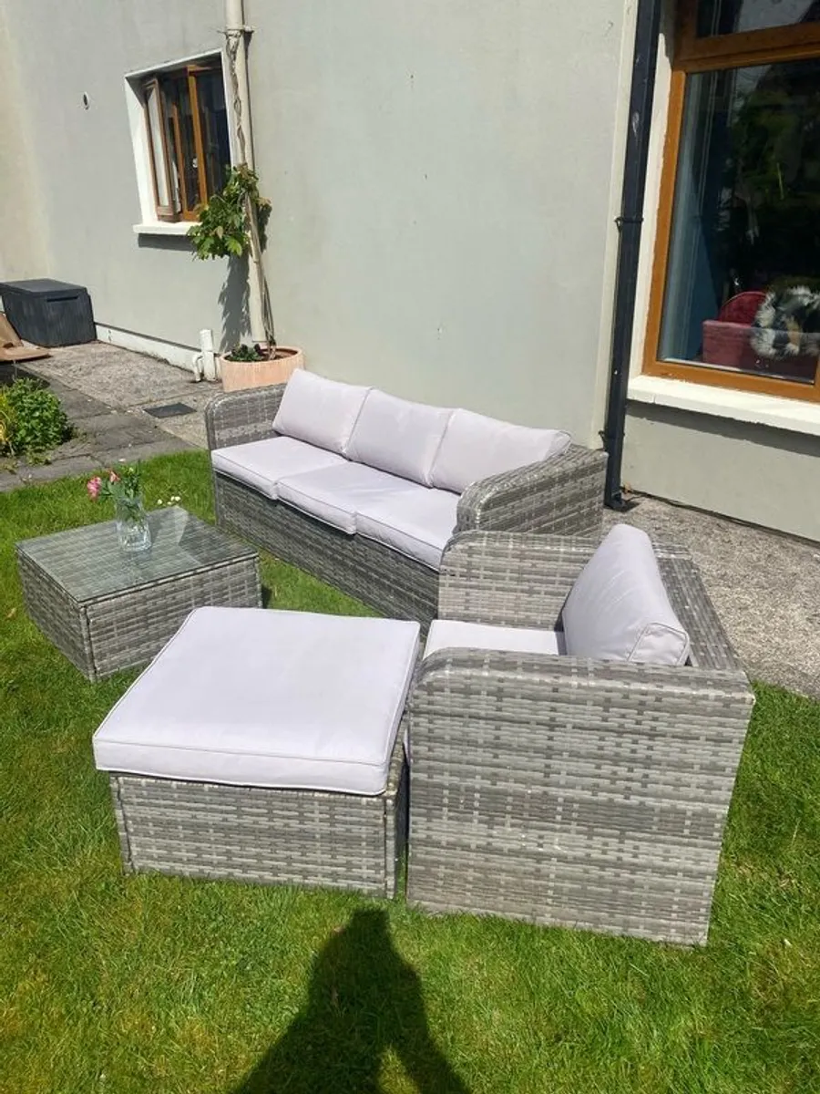 Rattan Garden furniture set - Image 4