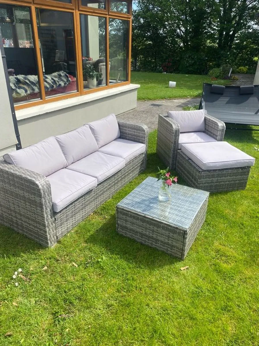 Rattan Garden furniture set - Image 1