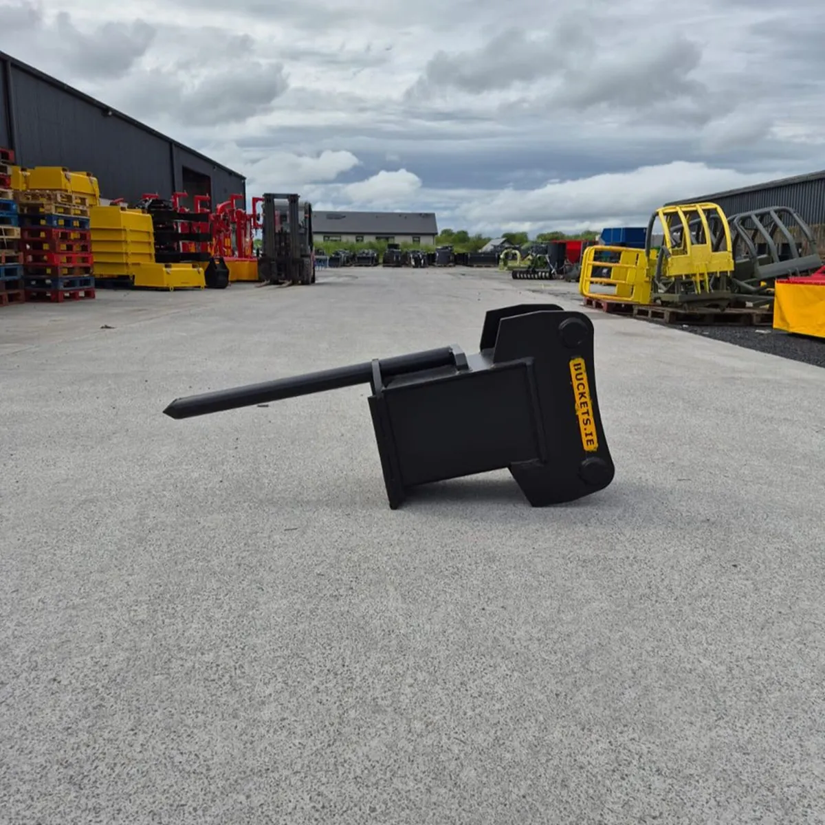 Excavator post spikes - Image 3