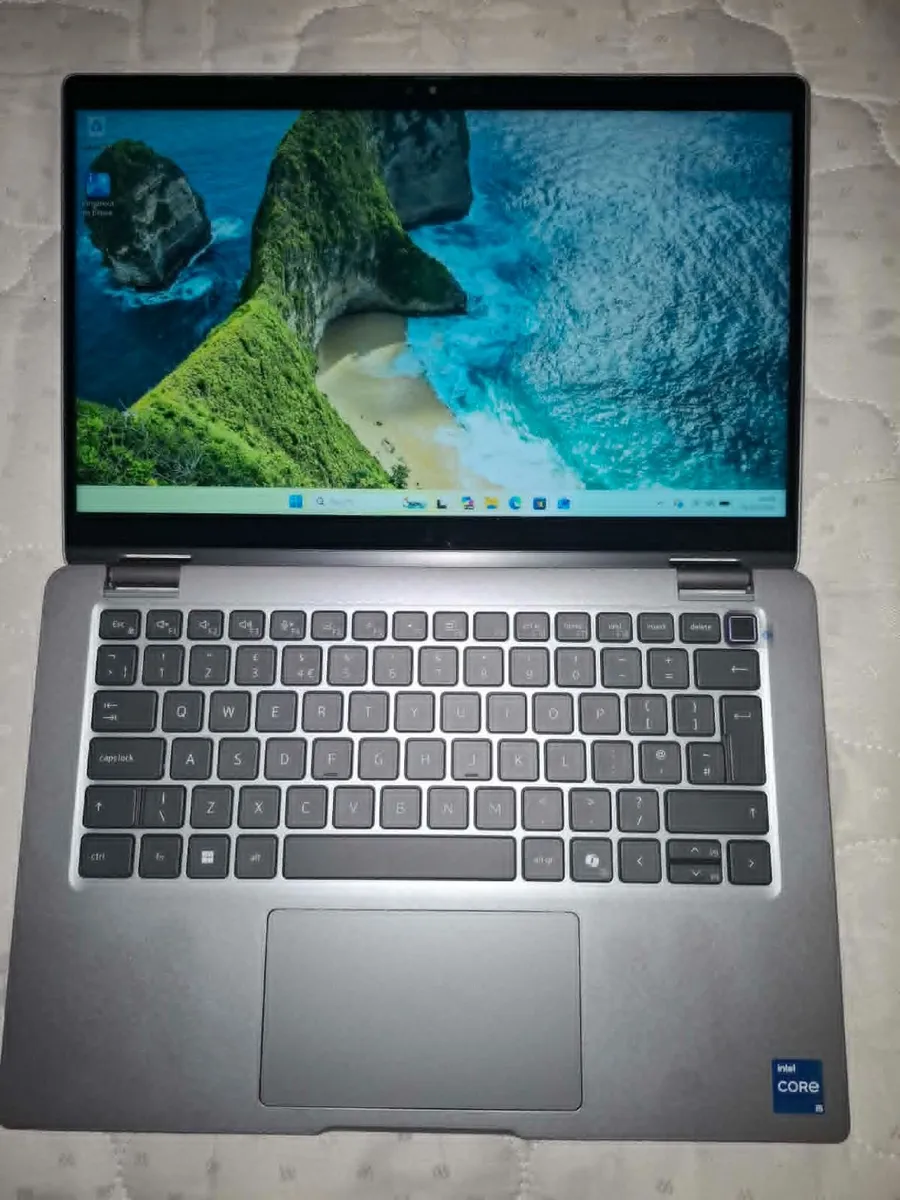 Laptop - Image 1