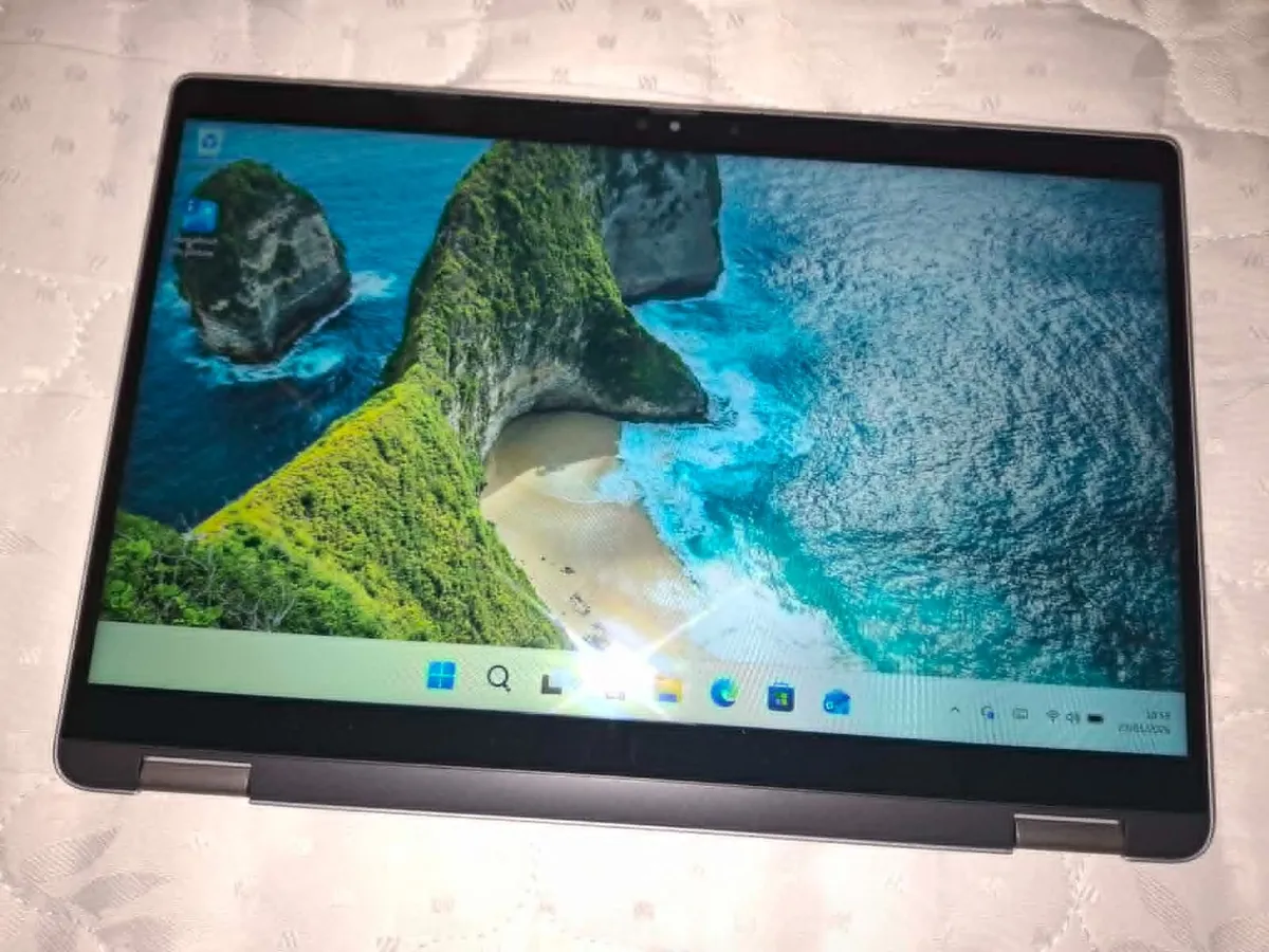 Laptop - Image 3