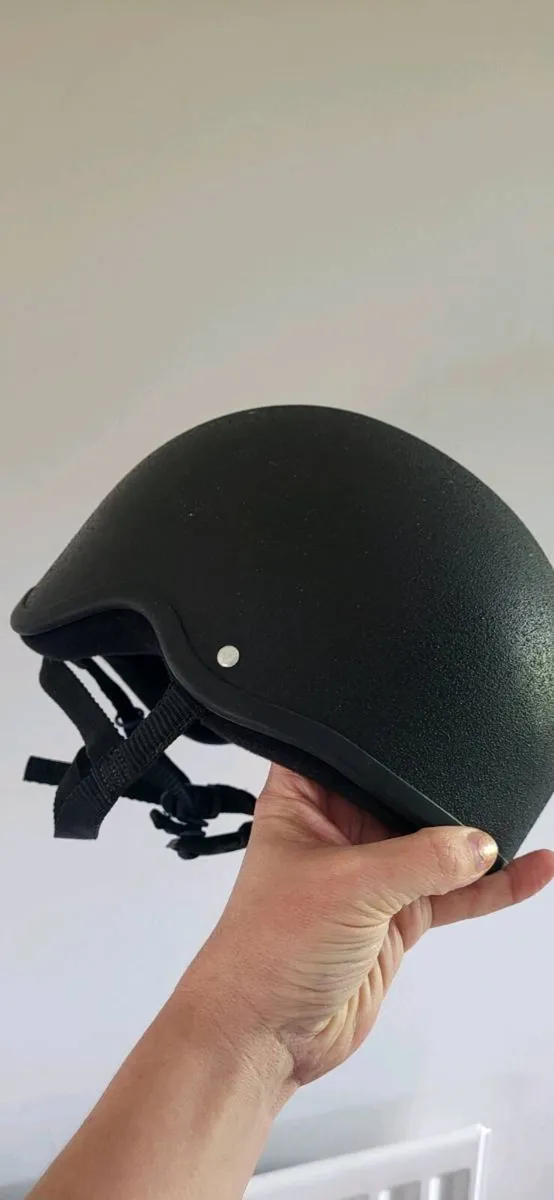 Riding helmet - Image 1