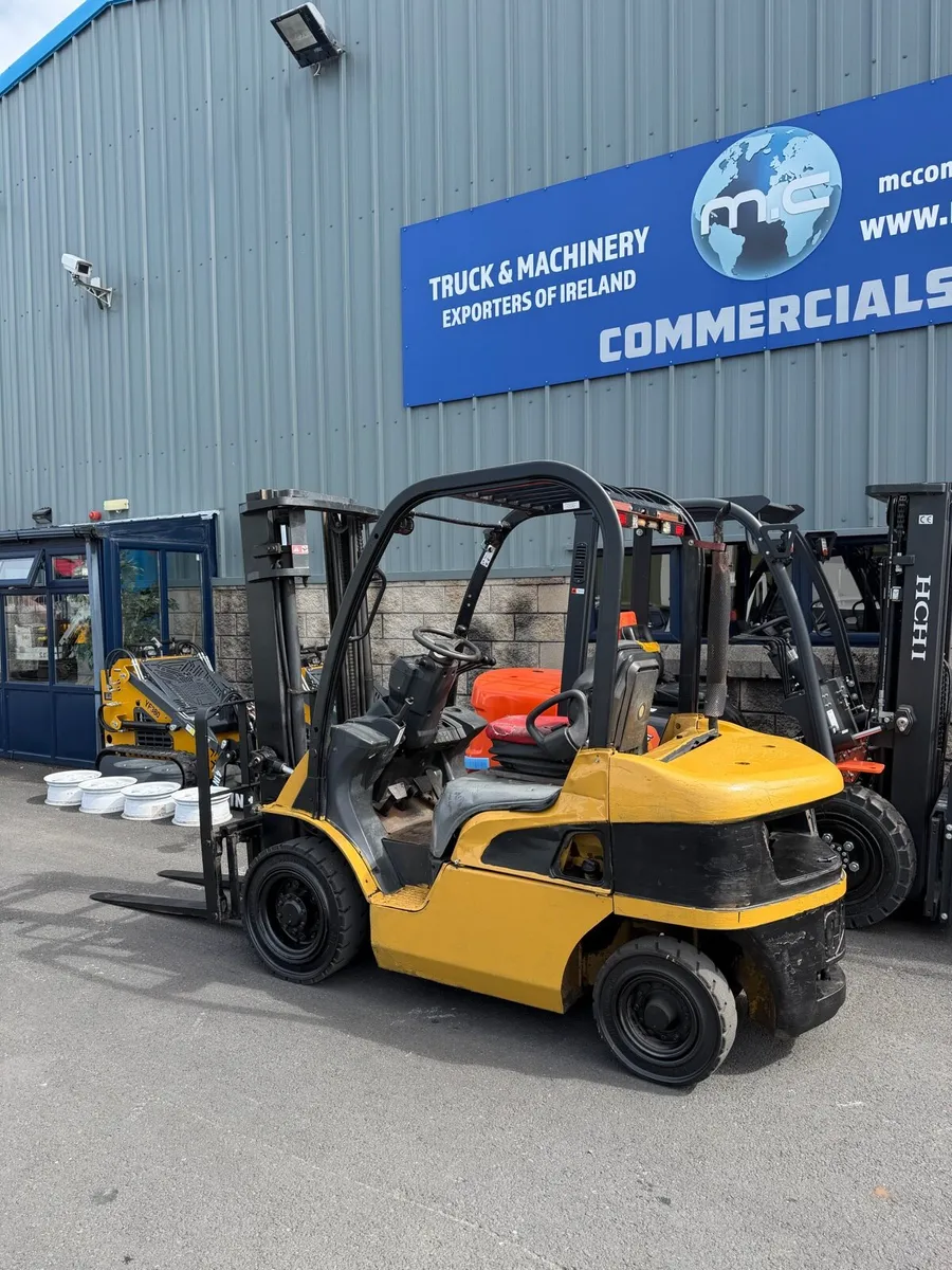 2.5 ton caterpillar forklift - Image 4