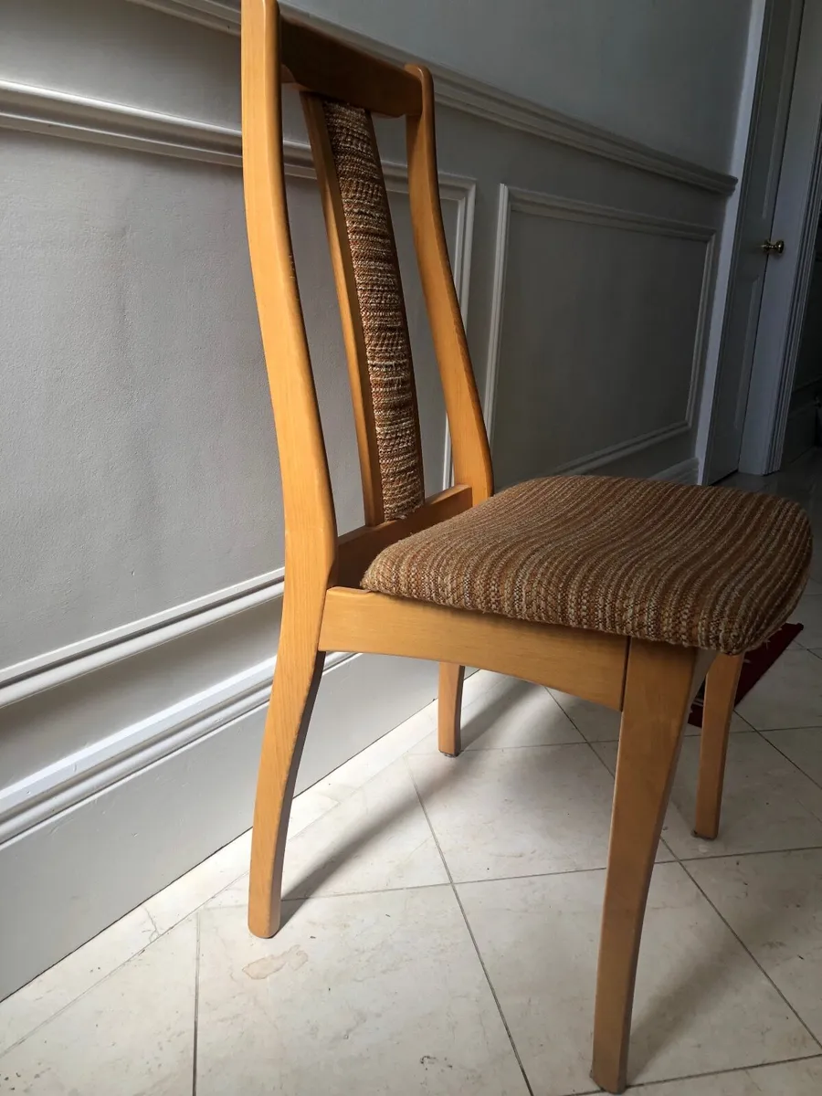 Set of 4 chairs - Image 1