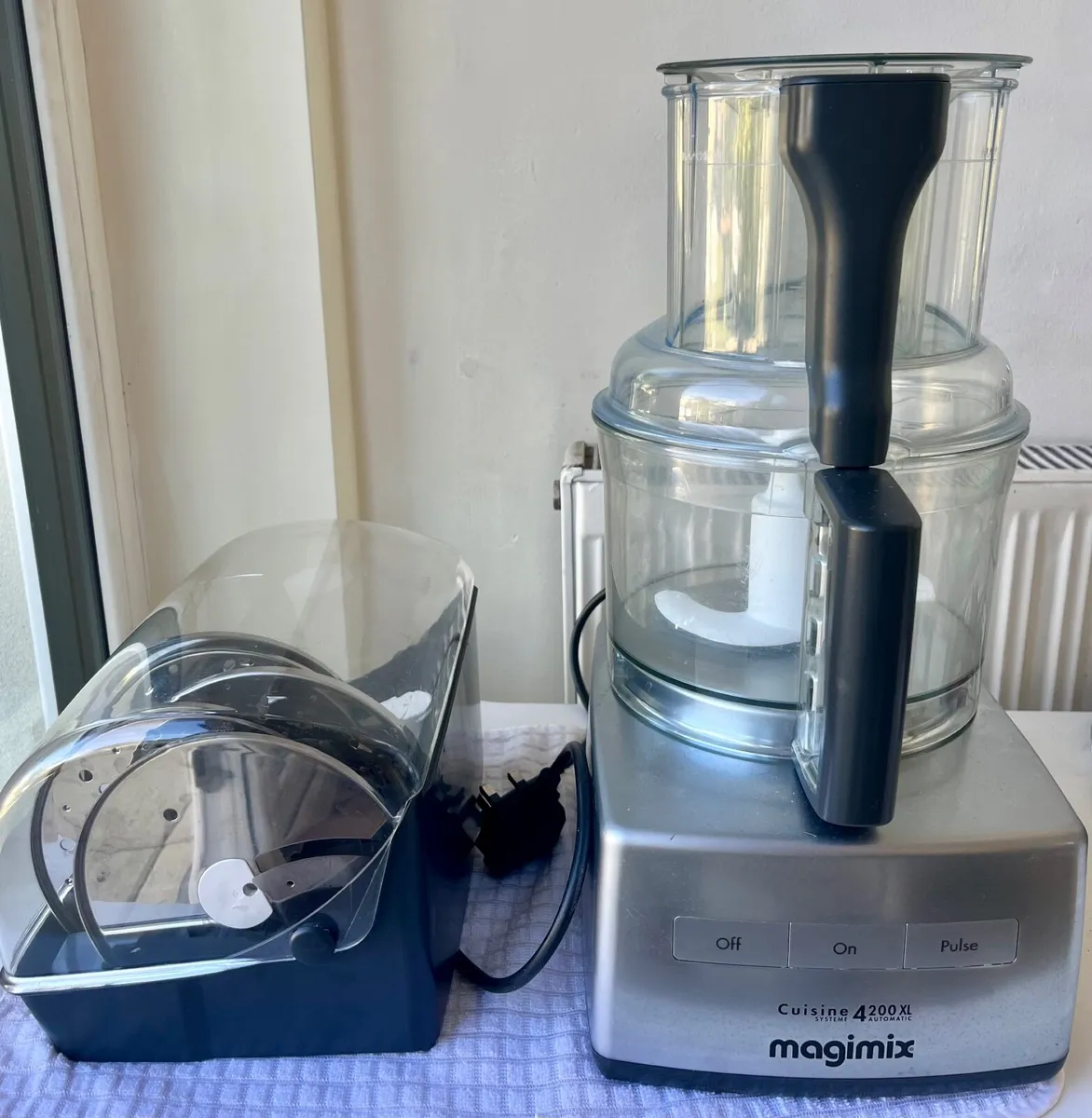 MAGIMIX  CUISINE 4200XL FOOD PROCESSOR - Image 1