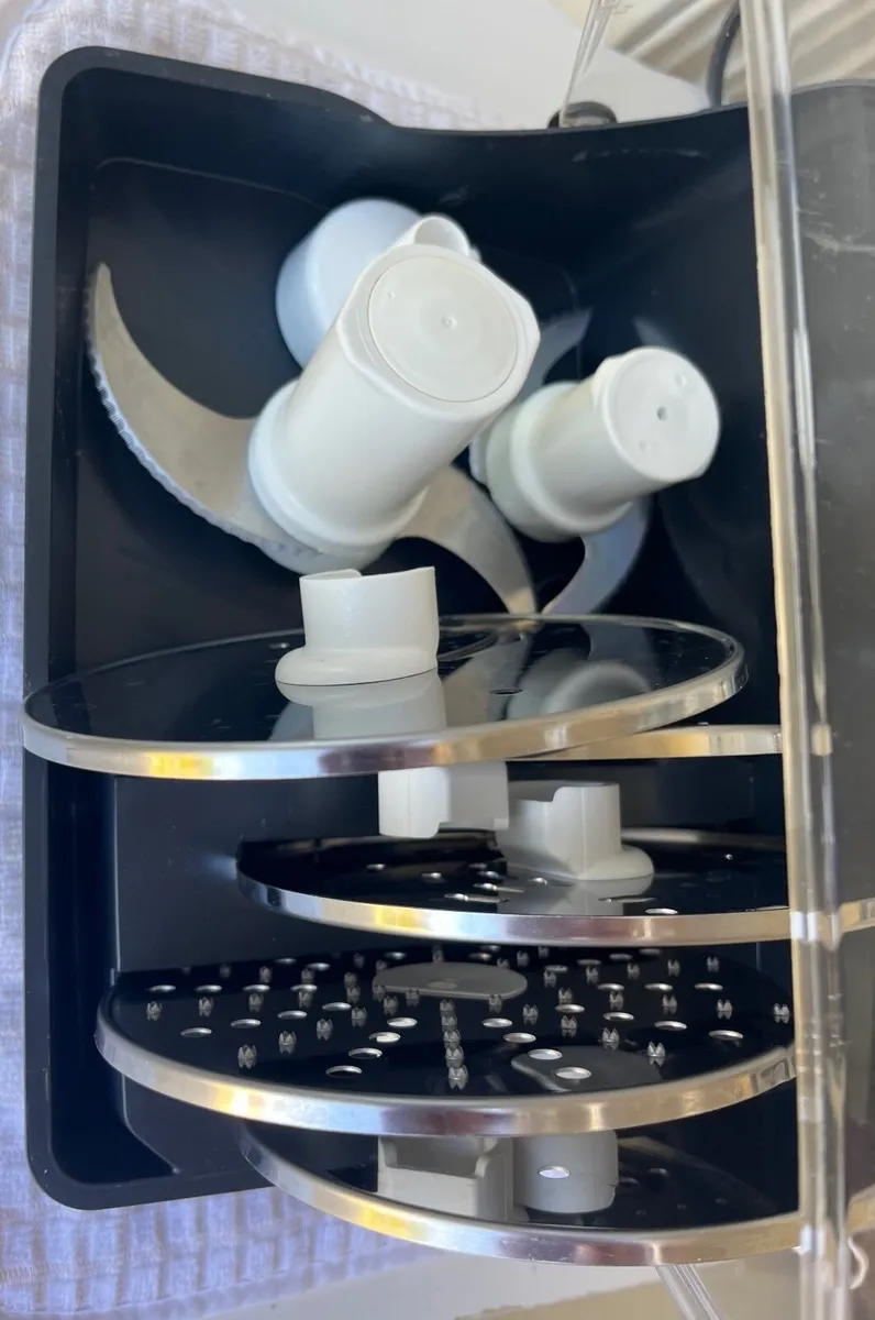 MAGIMIX  CUISINE 4200XL FOOD PROCESSOR - Image 3