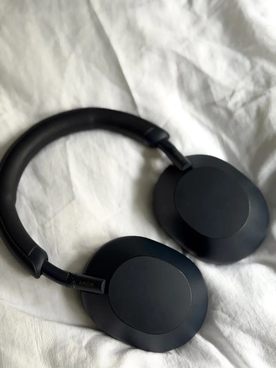 Sony WH1000- XM5 Headphones - Image 1