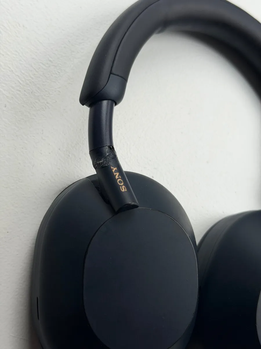 Sony WH1000- XM5 Headphones - Image 3