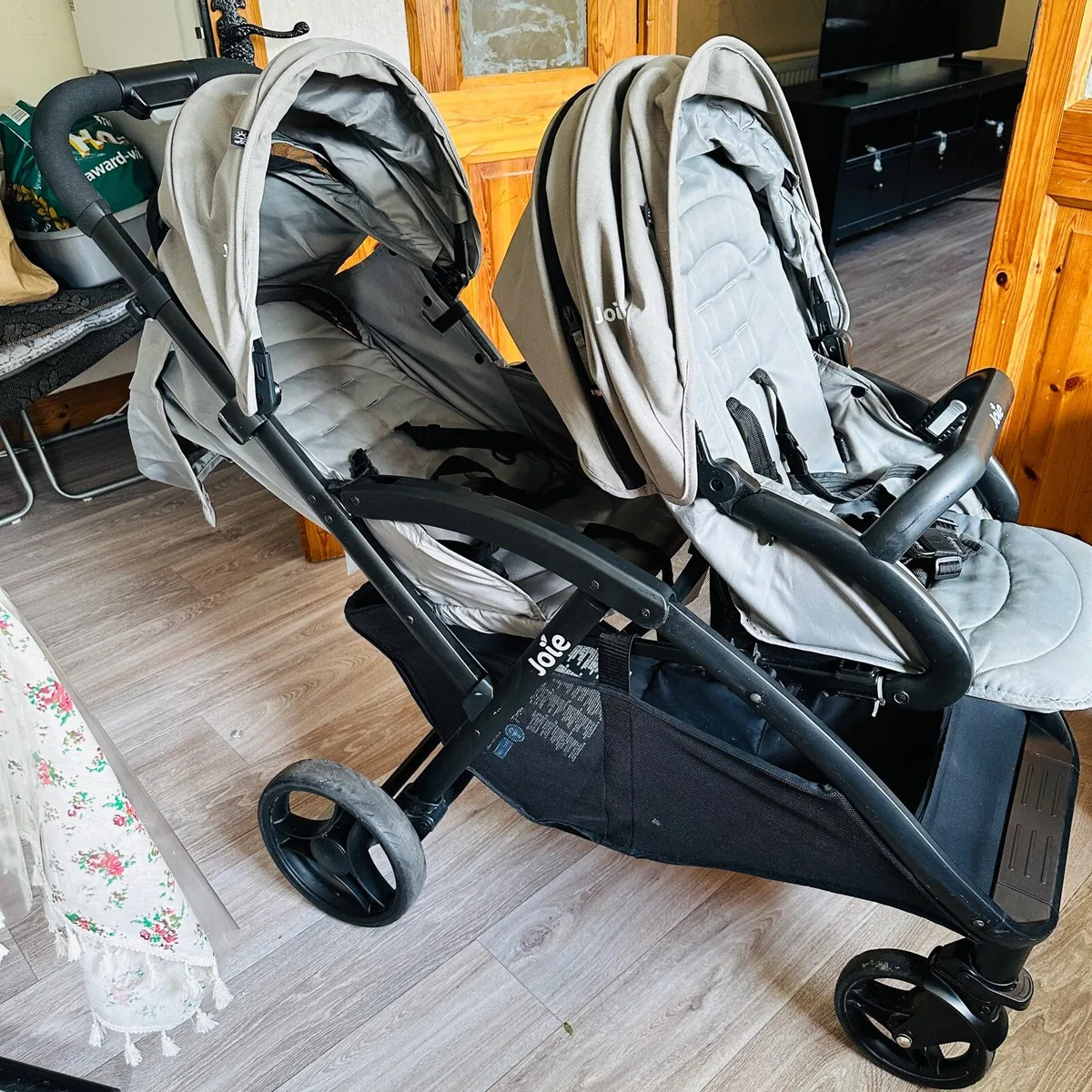 Joie double stroller- very good condition-140€ - Image 3