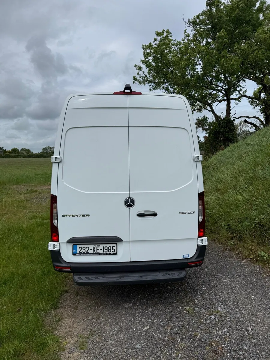 Mercedes-Benz Sprinter 2023 - Image 3