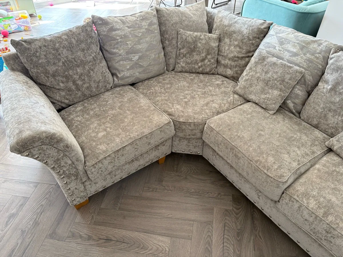 Corner Couch - Image 3