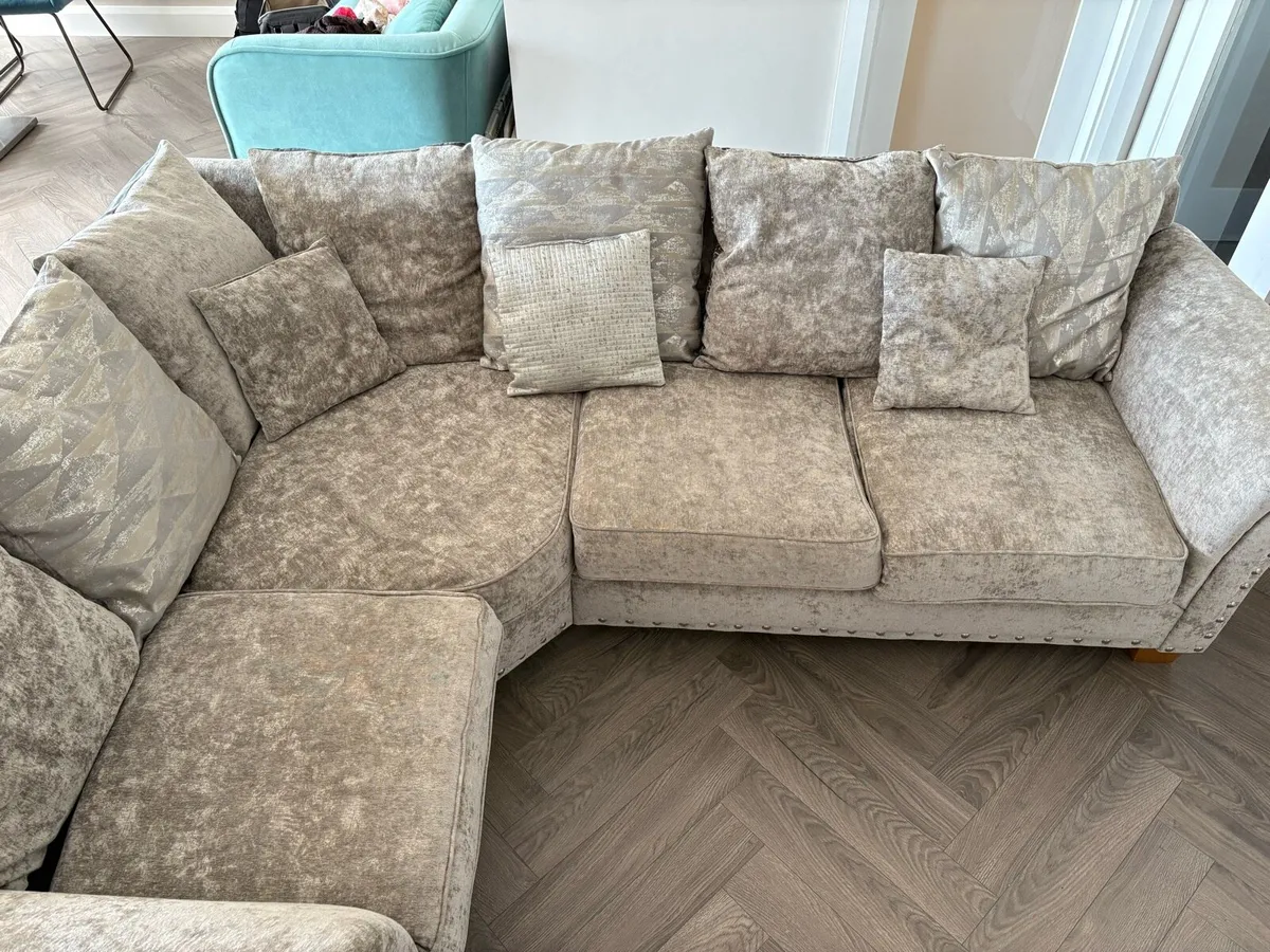 Corner Couch - Image 4