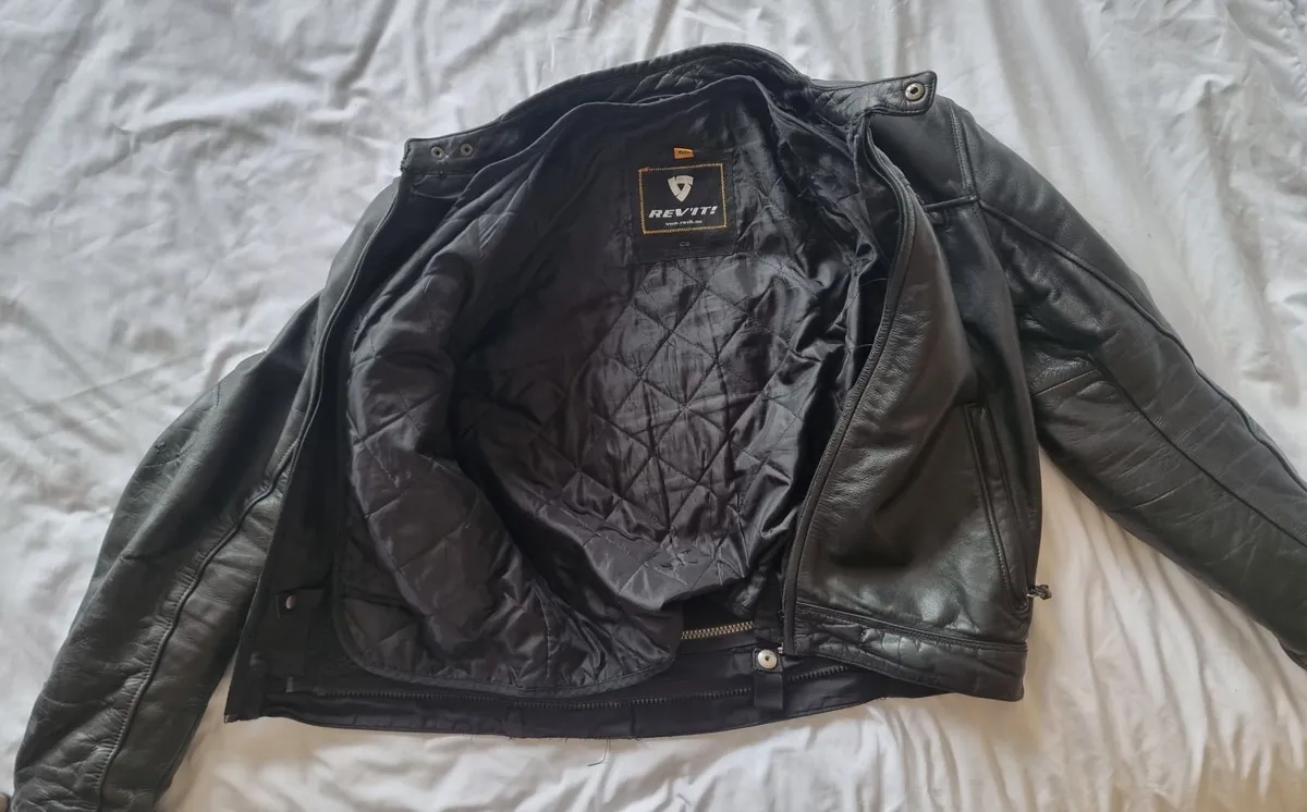 Rev'it  Motorcycle leather jacket Medium - Image 3