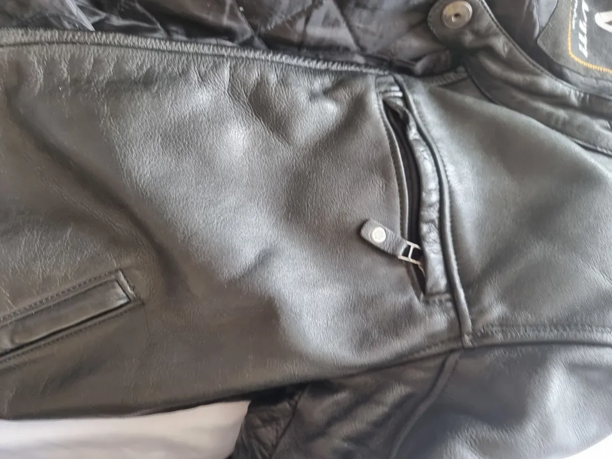 Rev'it  Motorcycle leather jacket Medium - Image 4