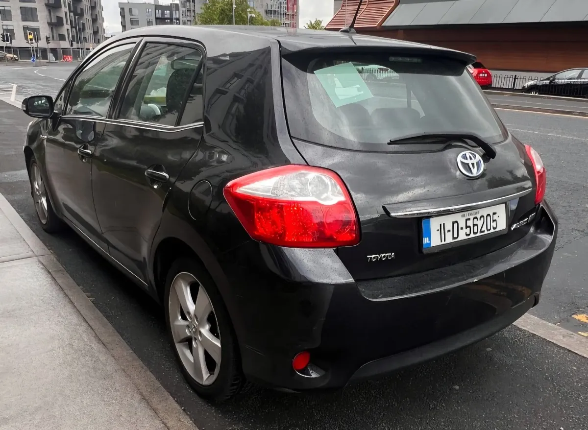 Toyota  auris automatic - Image 3