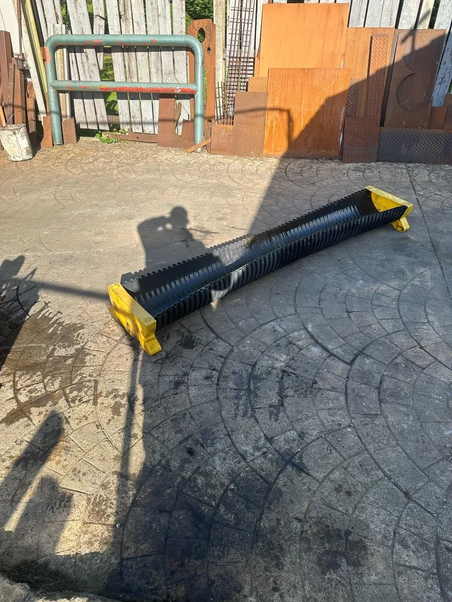 Feed trough 7ft - Image 2