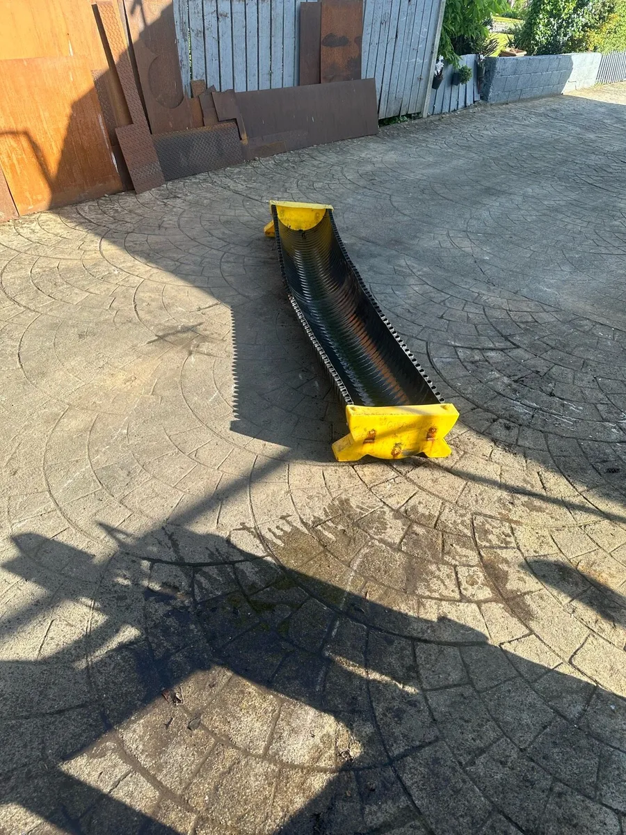 Feed trough 7ft - Image 3