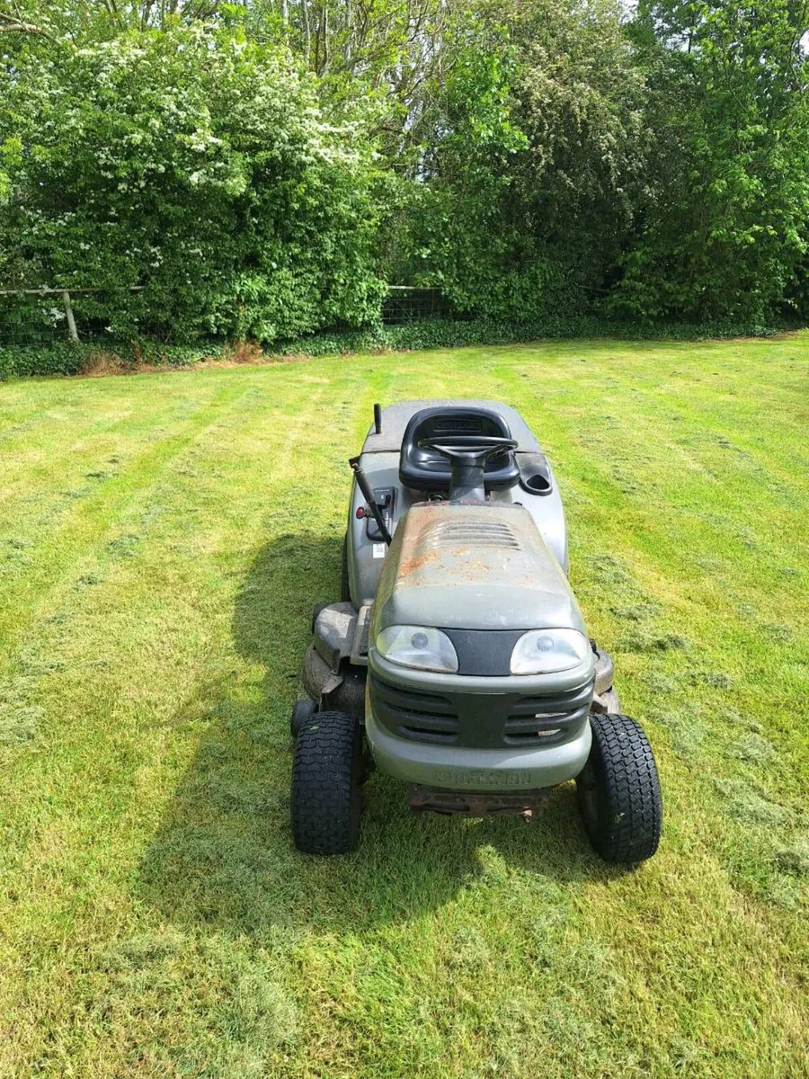 craftsman LT2000 ride on lawnmower 22hp engine wit - Image 2