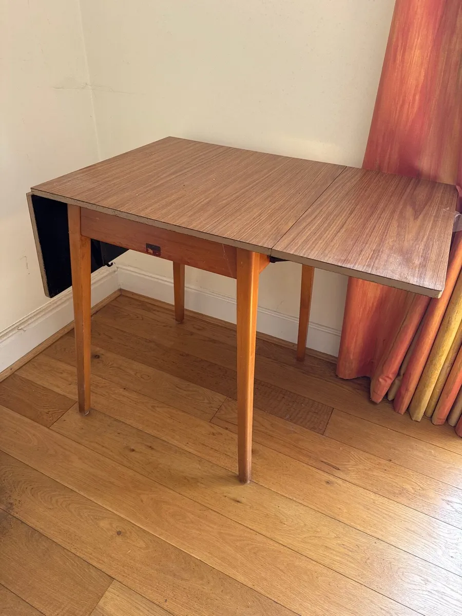 Three section small folding table - Image 2