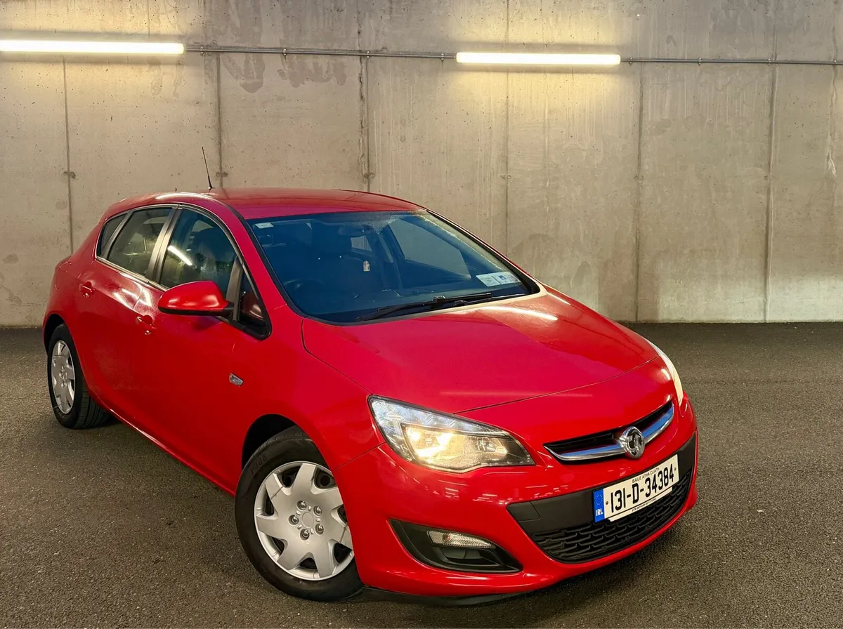 €2,750 2013 Vauxhall Astra 1.7 CDTI Executive - Image 2