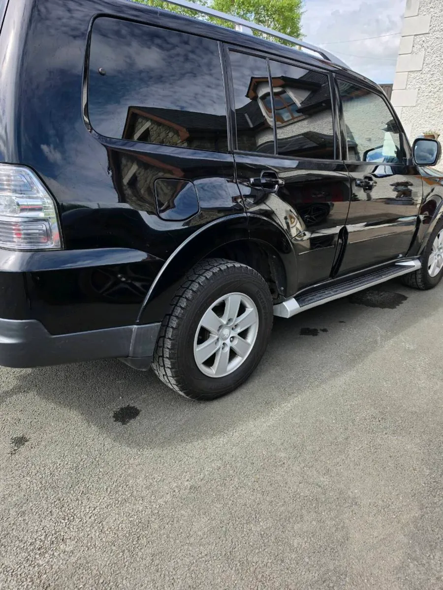 Mitsubishi pajero - Image 2