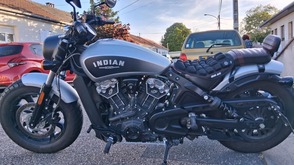 Indian Scout Bobber Mint! - Image 1