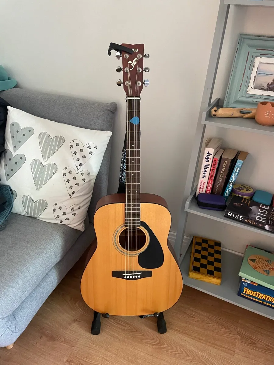 Yamaha guitar including case - Image 1