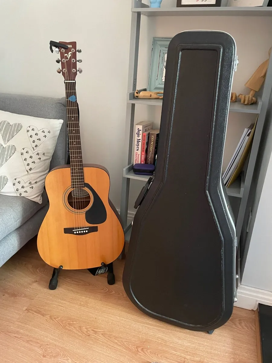 Yamaha guitar including case - Image 2