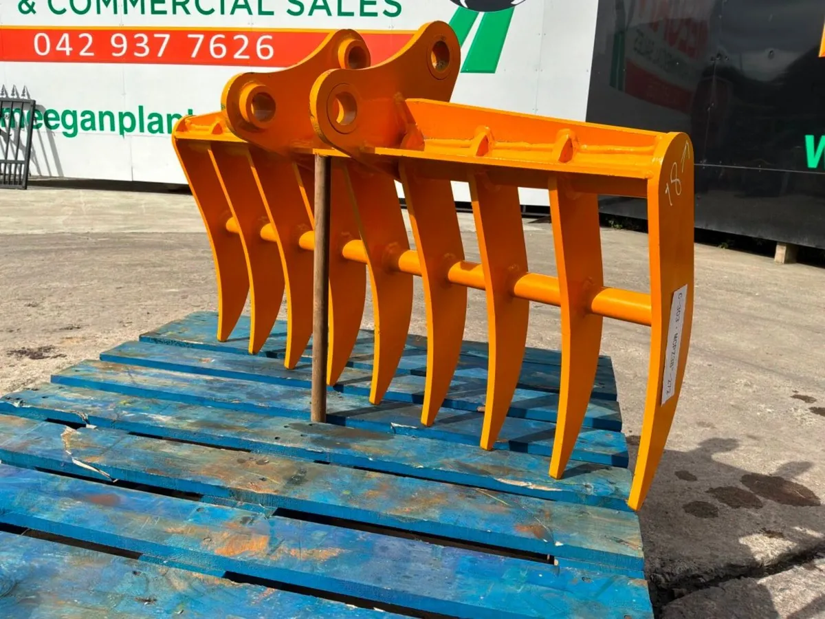 UNUSED 38" LAWN / STONE  RAKE......40mm PIN.....19 - Image 4