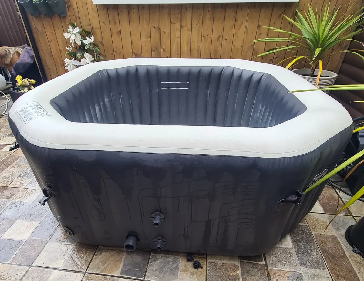 Intex Inflatable Hot Tub / Jacuzzi - Image 3