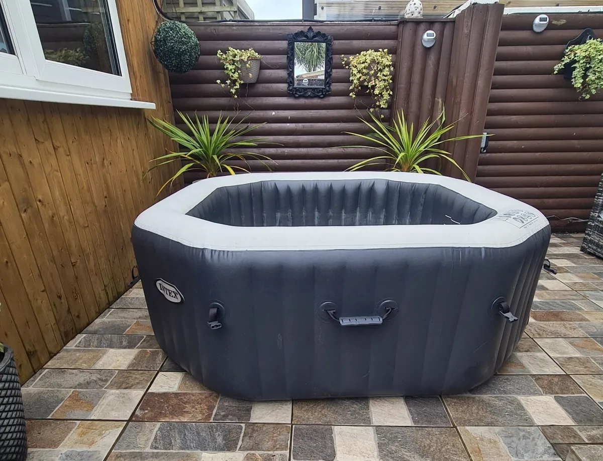 Intex Inflatable Hot Tub / Jacuzzi - Image 4