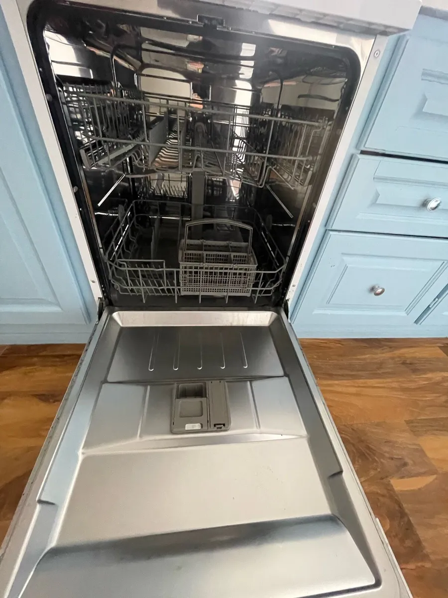 Dishwasher - Image 4
