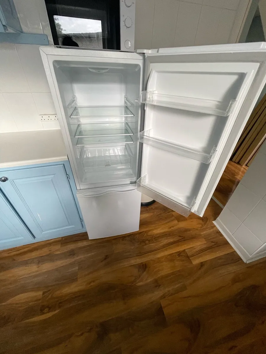 Fridge freezer - Image 2