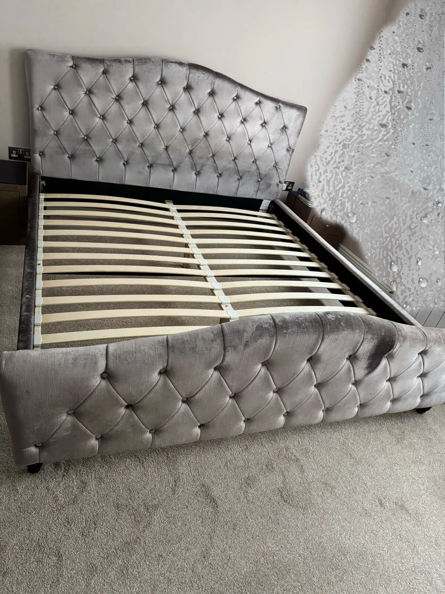SuperKing bed frame with headboard - Image 2