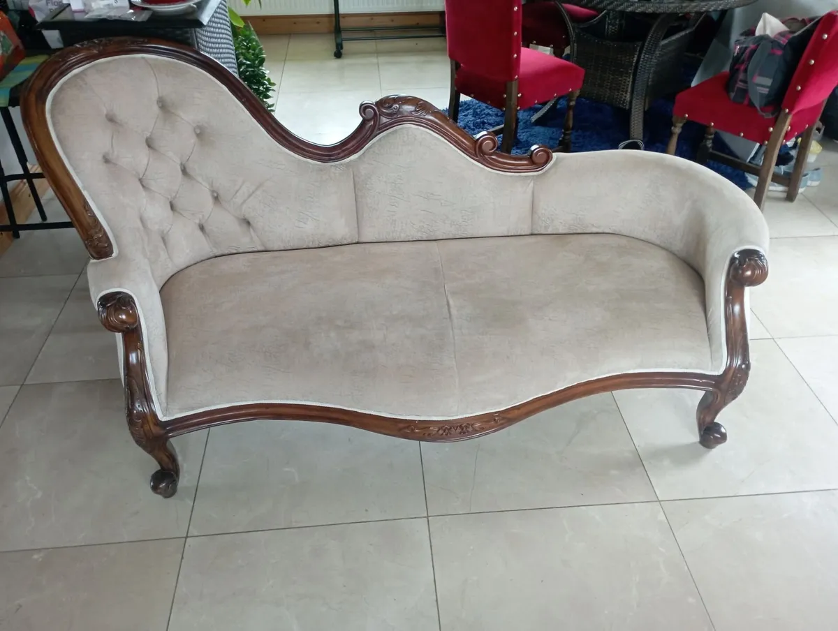 Chaise Longe - Image 1