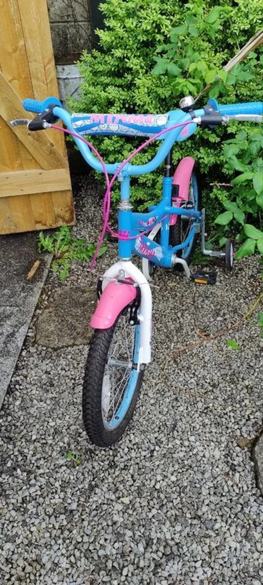18 inch Miami Beach Bike Excellent Condition - Image 2