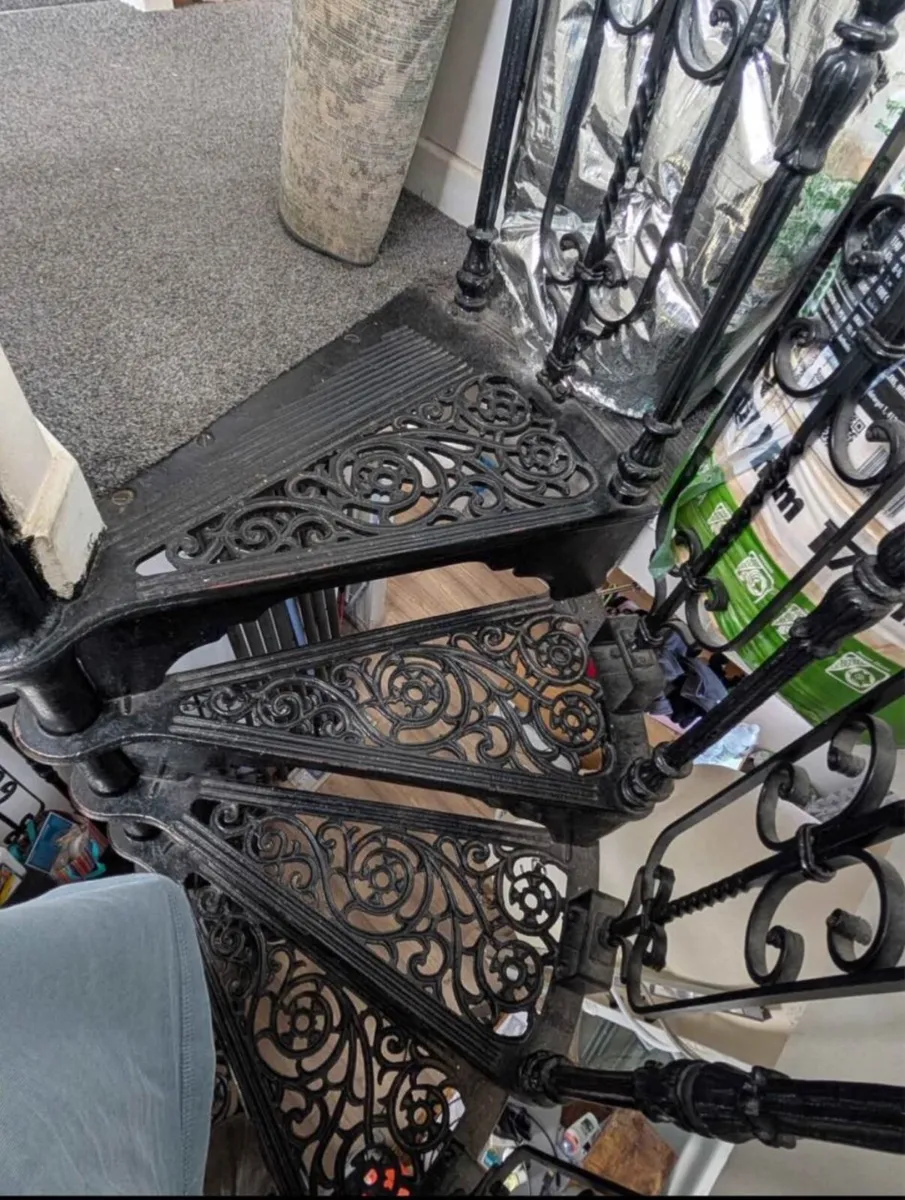 Wrought Iron spiral staircase - Image 4