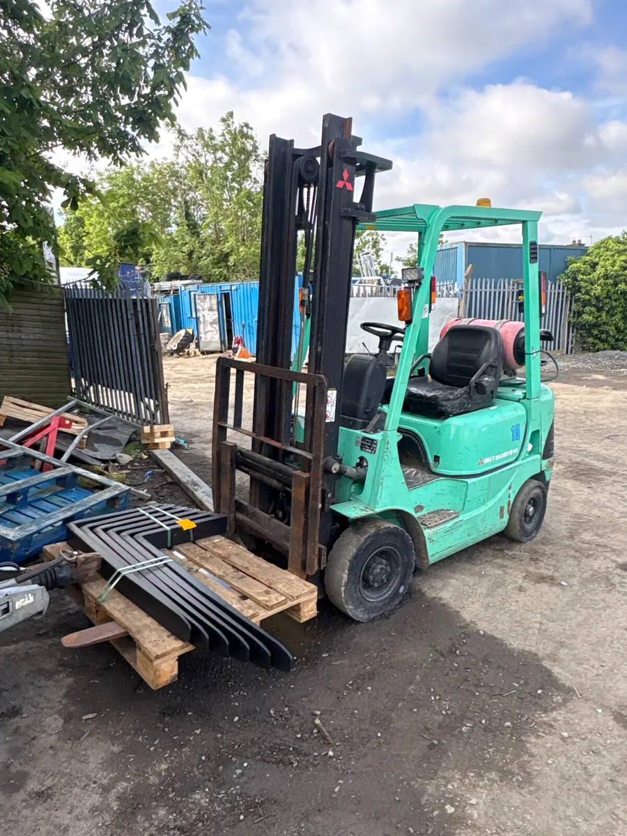 Mitsubishi 15 forklift - Image 1