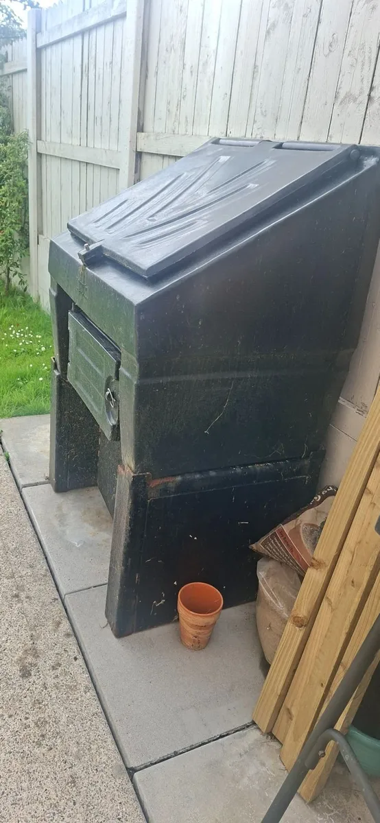 Coal bunker & stand - Image 4