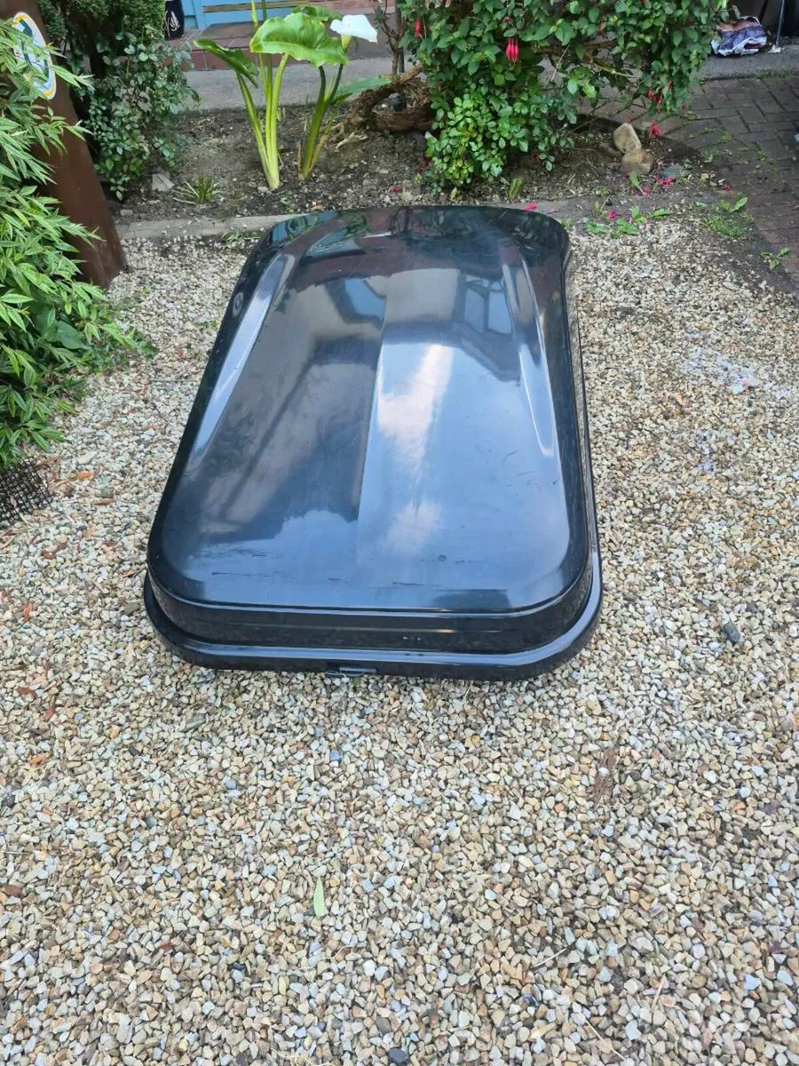 Roof box - Image 2