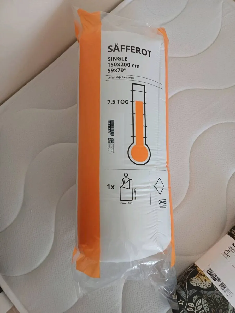 Single mattress sheets ect (never used) - Image 2