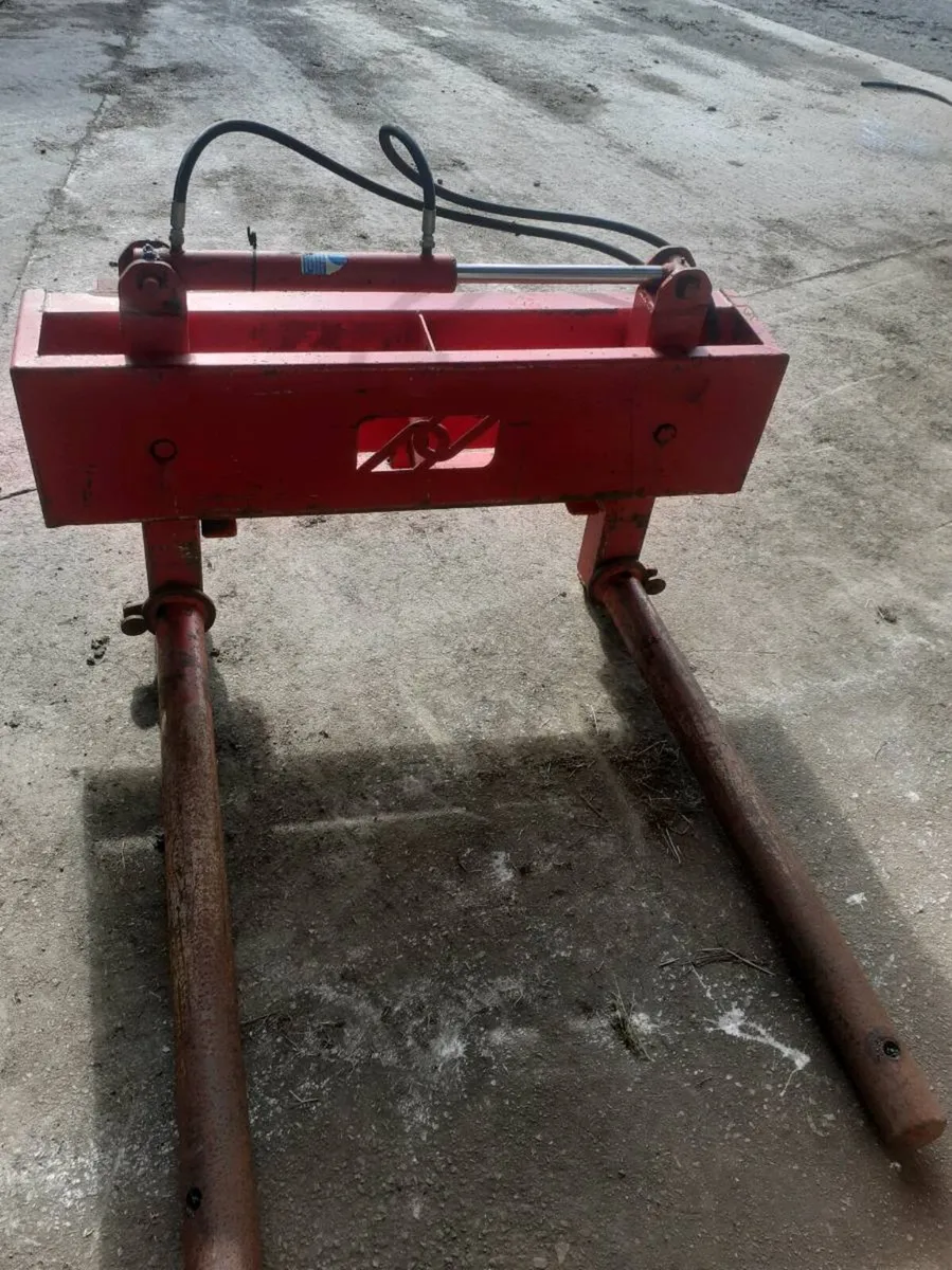 Bale Handler - Image 1