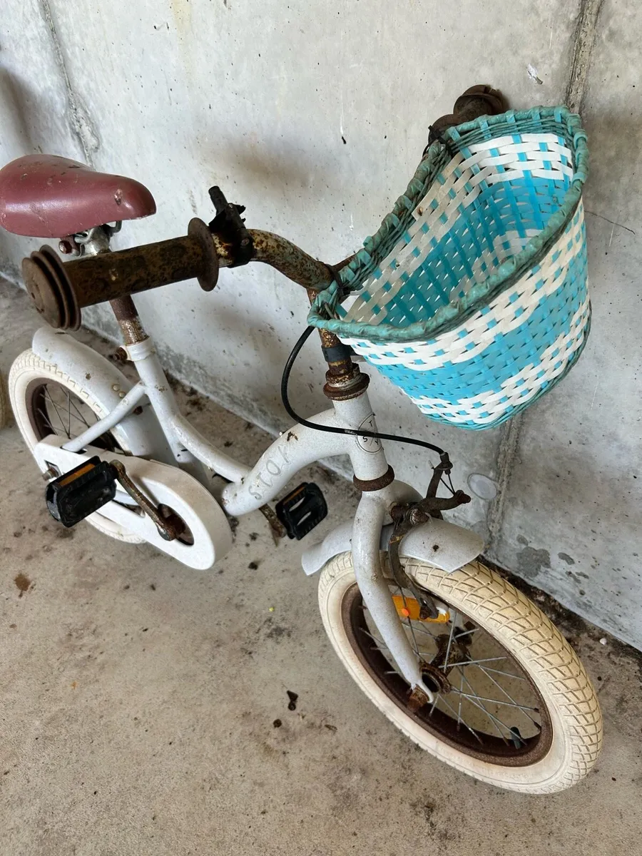 A pairs of Children’s Bicycles - Image 4