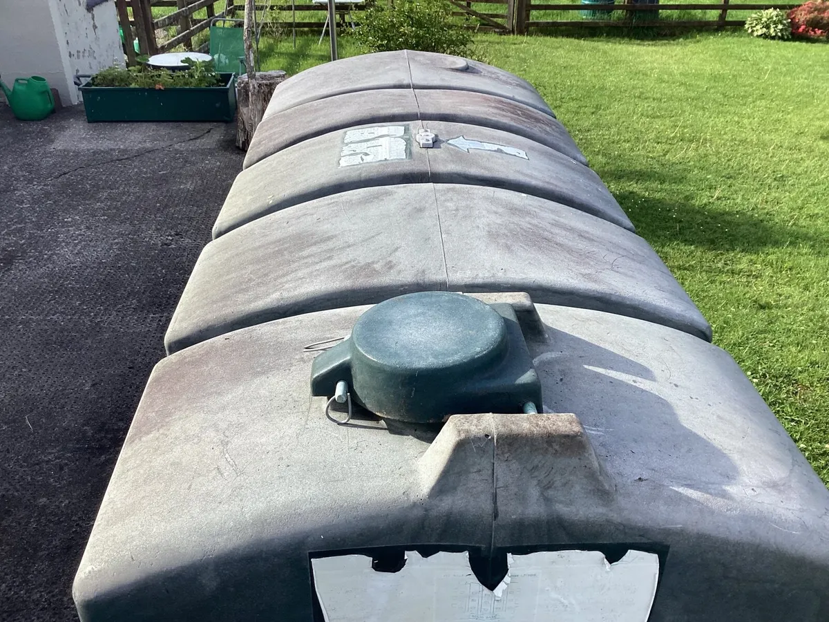Free secondhand oil tank - Image 1