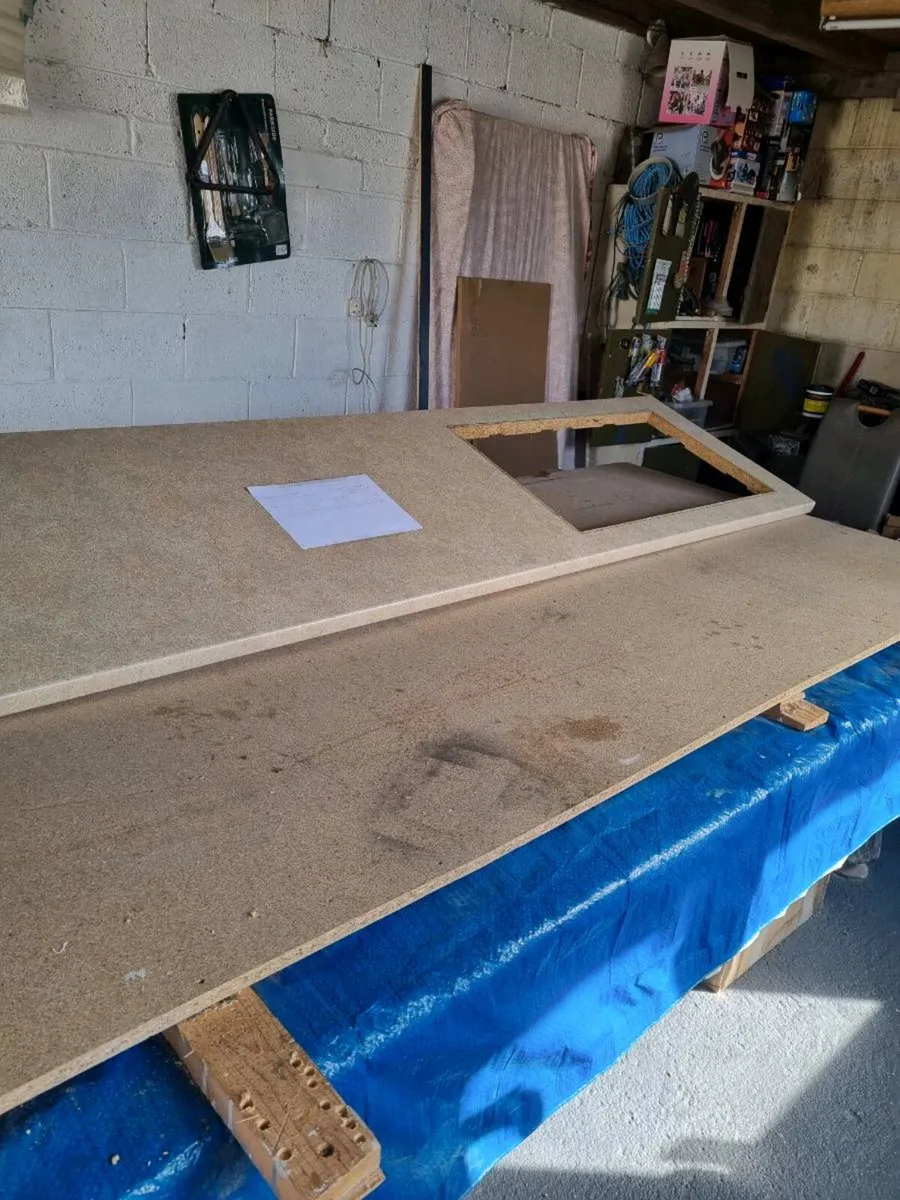 Kitchen worktop - Image 1