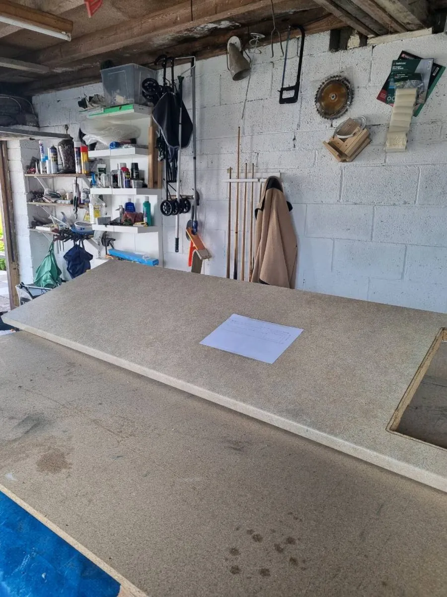 Kitchen worktop - Image 4