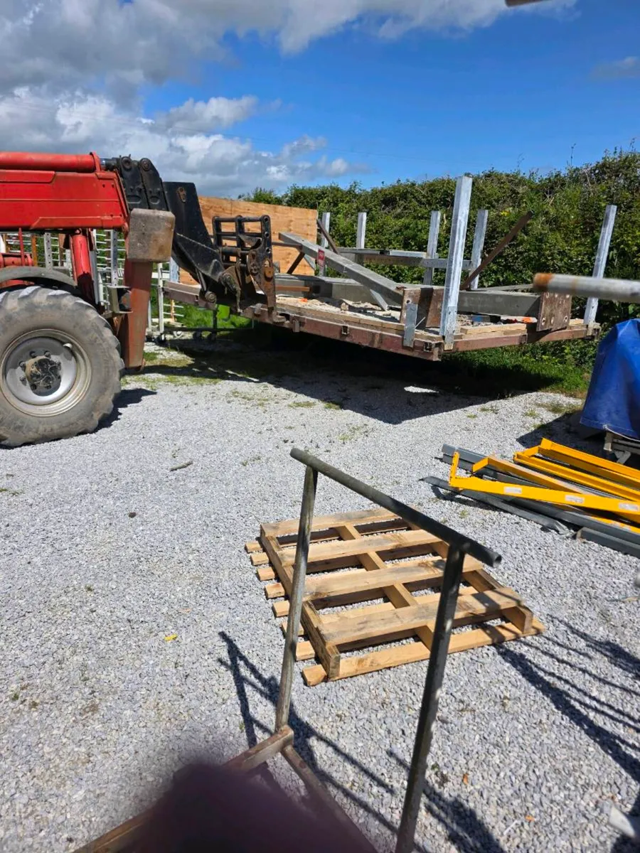 Raised platform - Image 4
